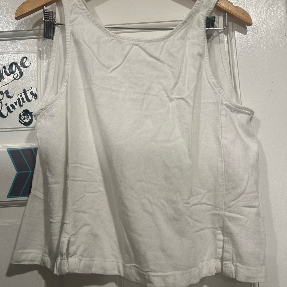 Elegant White Sleeveless Tank Top